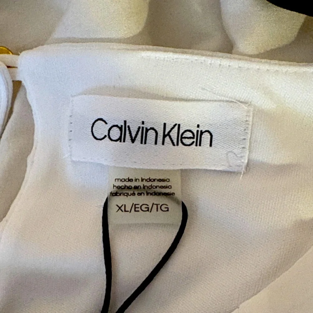 Calvin Klein Women’s Pleated Sleeveless Blouse - Picture 4 of 10